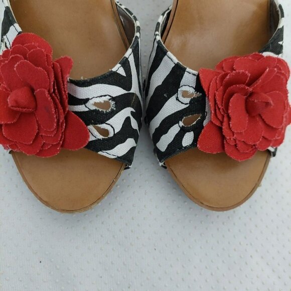 Madden Girl Kizzez Zebra Print Red Flower Fabric Canvas Sandals Heels Size 7 - Picture 4 of 8